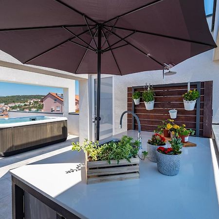 Rooftop Spa Lejlighed Trogir Eksteriør billede