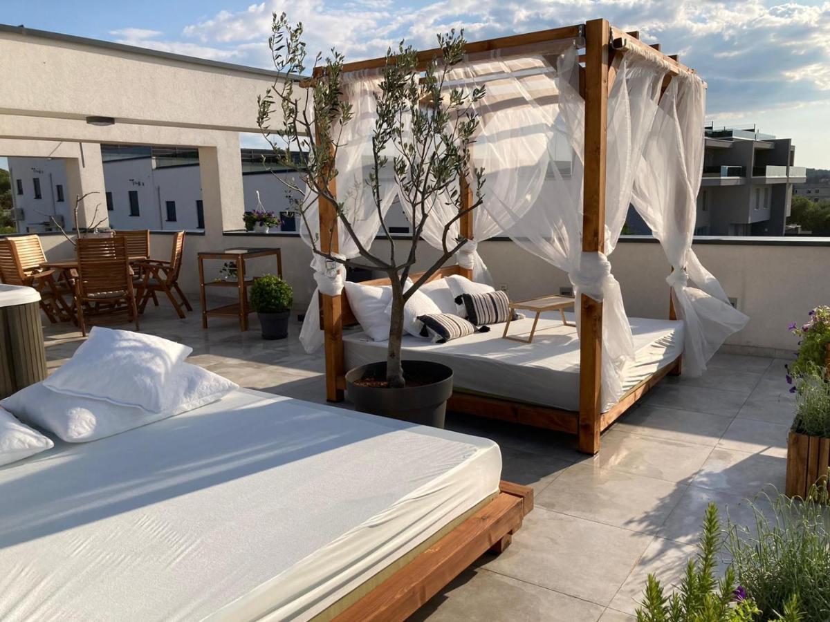 Rooftop Spa Lejlighed Trogir Eksteriør billede