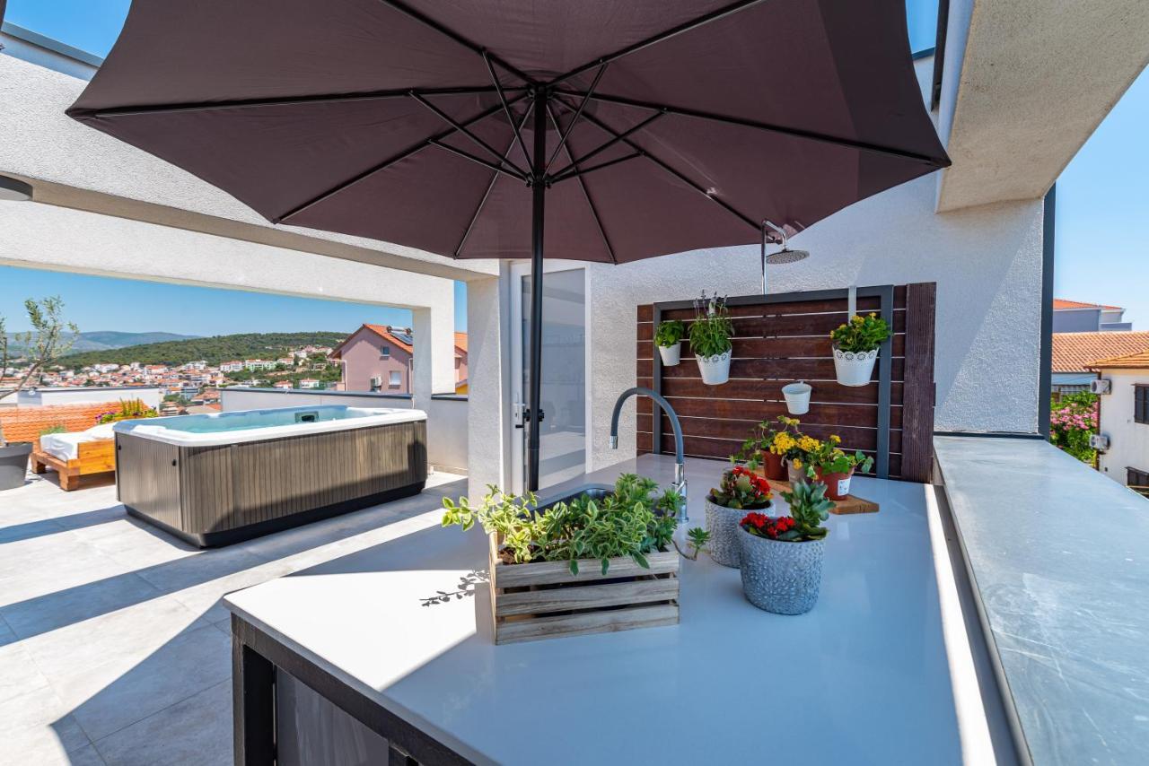 Rooftop Spa Lejlighed Trogir Eksteriør billede